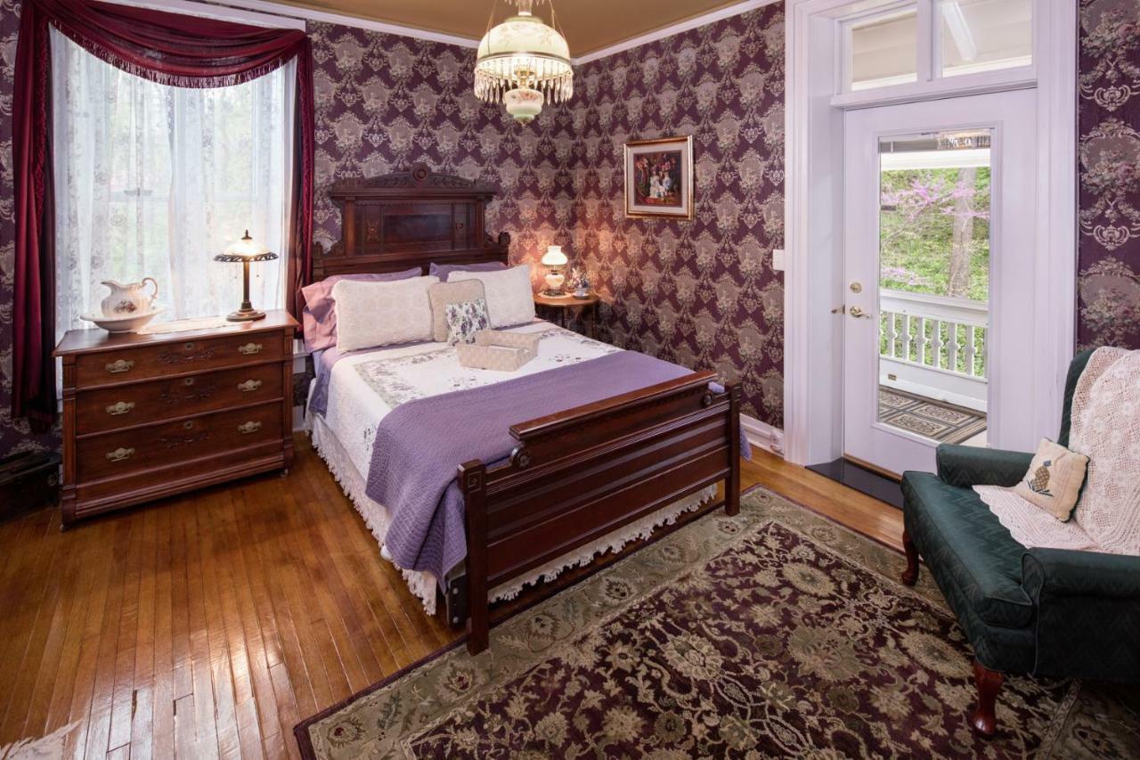The Steamboat House Bed & Breakfast กาลีนา ภายนอก รูปภาพ