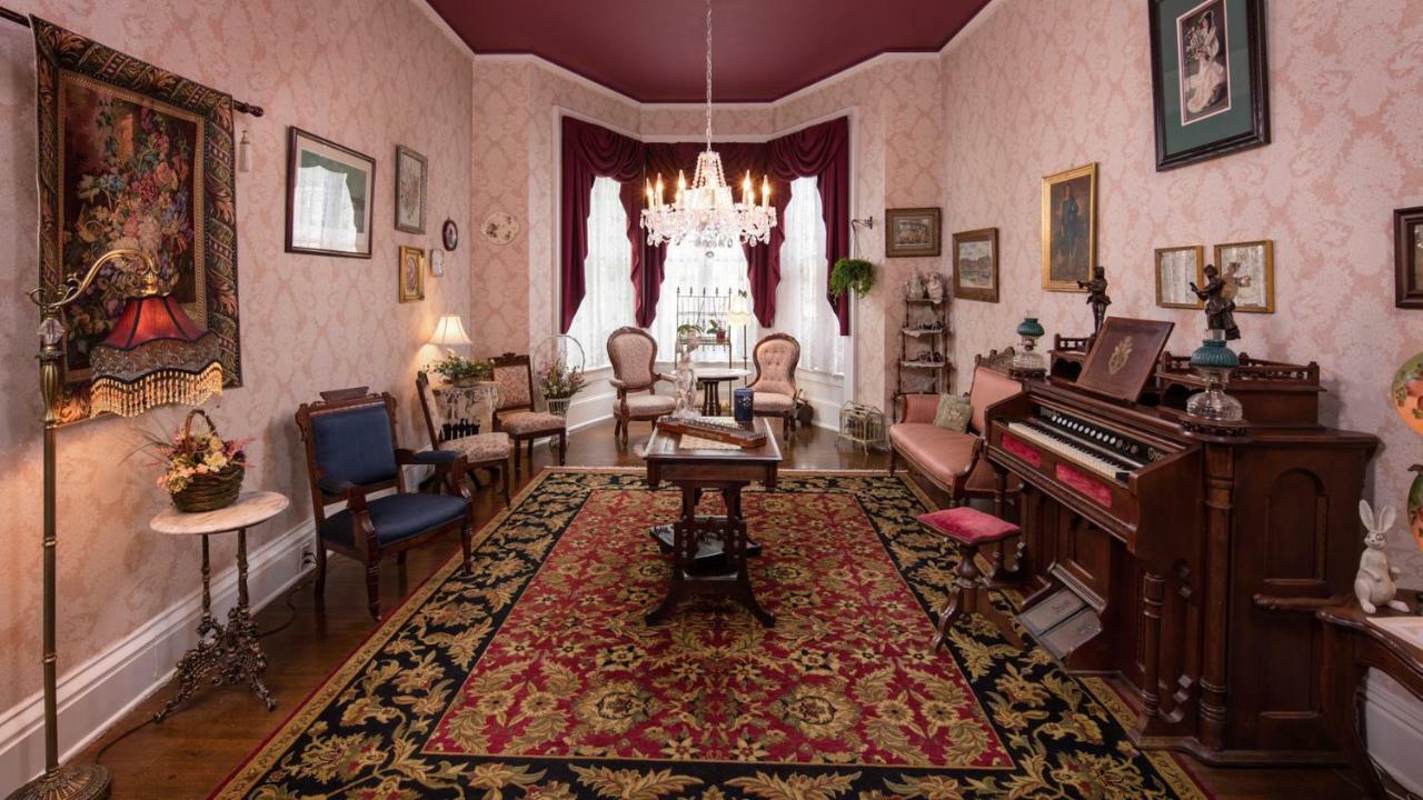 The Steamboat House Bed & Breakfast กาลีนา ภายนอก รูปภาพ